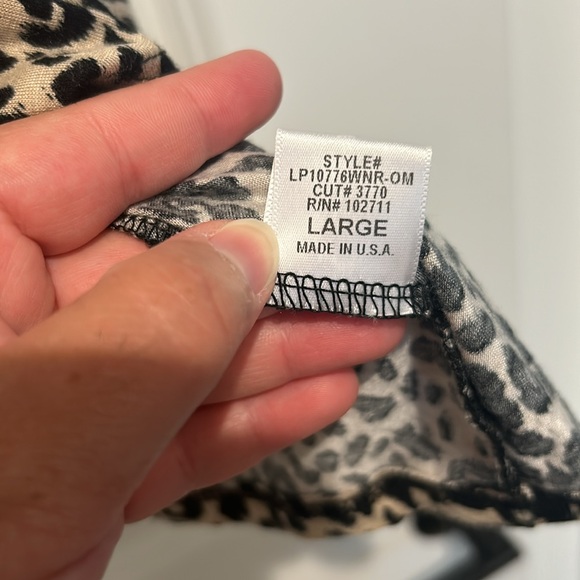 Olivia Moon leopard print sleeveless blouse - Picture 4 of 7